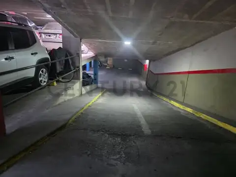 Av. Avellaneda 300, Piso 1