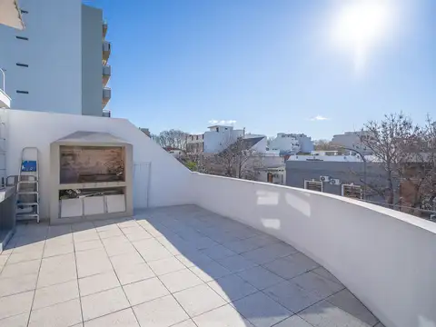 VENTA CASA DE 6 AMB - VILLA DEL PARQUE CON TERRAZA