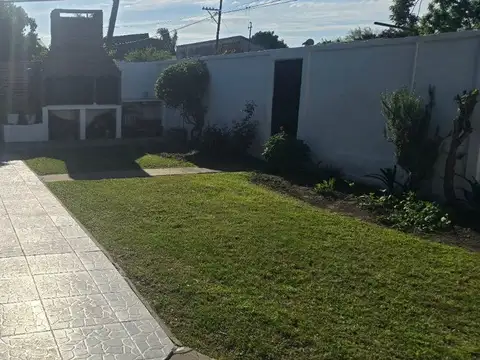 Casa 8 ambientes con 1 baño
