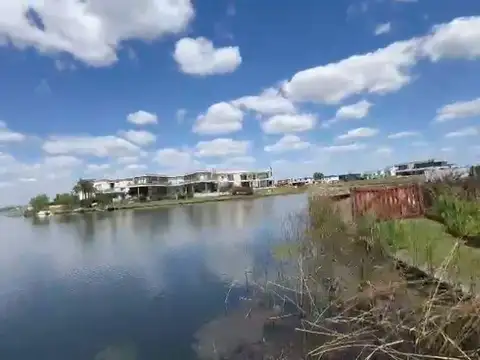 Casa en Venta en Puertos - Barrio Marinas, USD 2.000.000