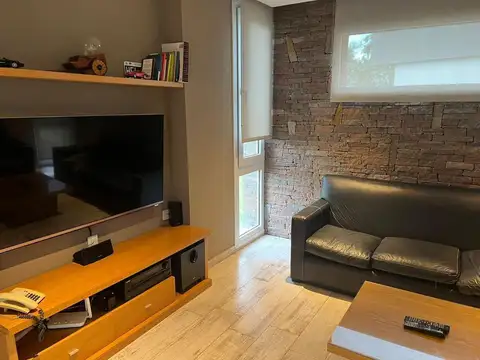 Casa 7 ambientes con 5 baños