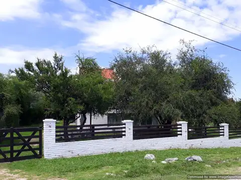 Casa 3 ambientes con 2 baños