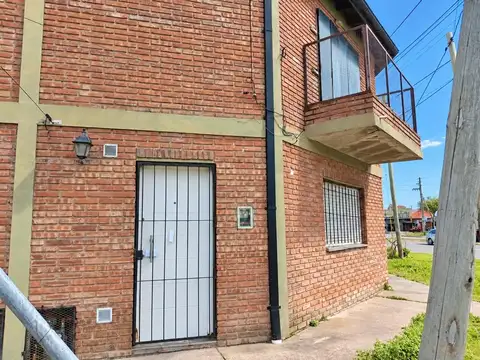 ALQUILER DUPLEX 4 AMB.PATIO/ COCHERA. MORON