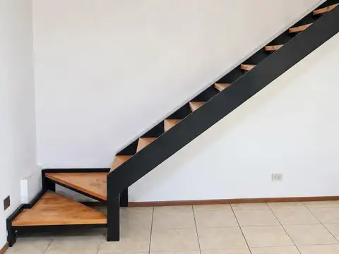 Depto Tipo Casa en Alquiler con 1 cocheras