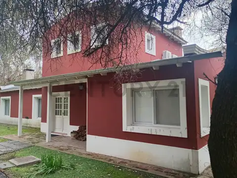 Casa 7 ambientes con 4 baños