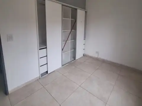 VENTA CASA 4 AMB. C/COCHERA ITUZAINGÓ