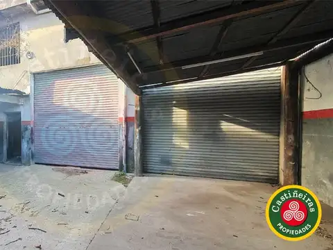 Venta - Galpon en 2 Plantas - 100 metros de Av. Hipolito Yrigoyen - Entrada para varios vehiculos ! 