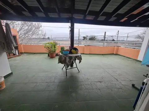 Depto Tipo Casa 6 ambientes con 2 baños
