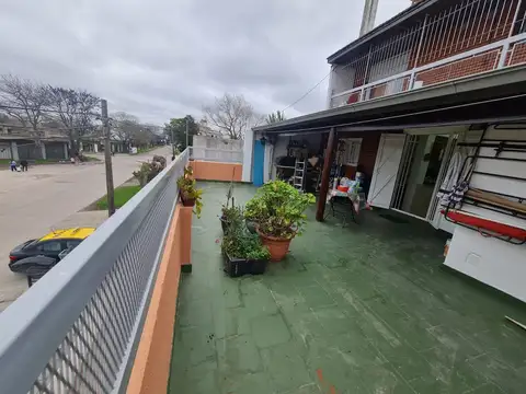 Depto Tipo Casa en Venta de 4 dormitorios
