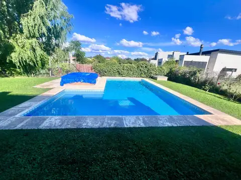 CASA EN VENTA Y ALQUILER  EN HARAS SANTA MARIA - 4 DORMITORIOS-4 BAÑOS- PISCINA-GRUPO ELECTROGENO.