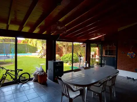 Casa en Venta con 2 cocheras