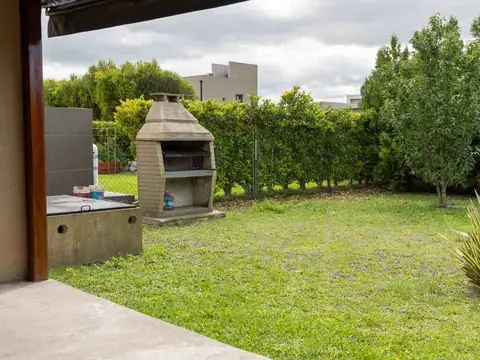 Casa en Alquiler de 3 dormitorios
