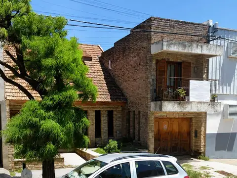 Casa de 4 dormitorios en venta en Trenque Lauquen