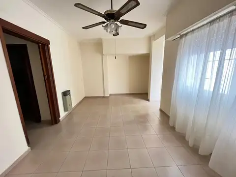 Departamento en Alquiler en Villa Sarmiento, $ 700.000