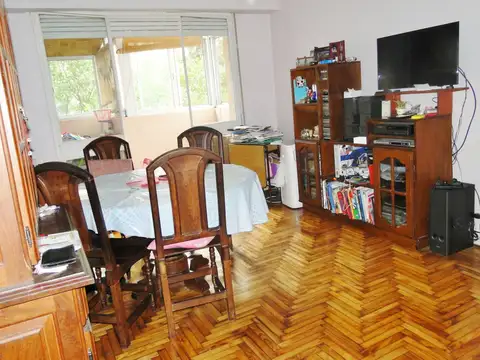 Av Montes de Oca 1100, Piso 1