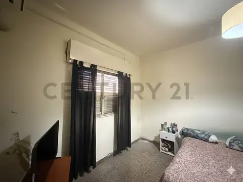 Departamento en venta en La Plata de tres dormitorios
