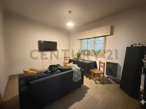 Departamento en venta en La Plata de tres dormitorios
