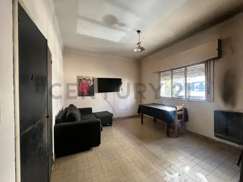 Departamento en venta en La Plata de tres dormitorios