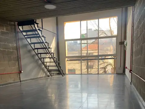 Oficina 65 m². Servicios Luz y Agua Incluidos. Sin Expensas