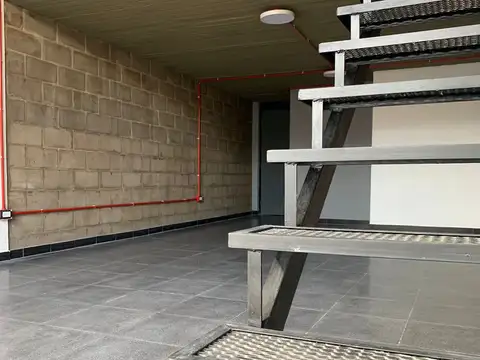 Oficina 65 m². Servicios Luz y Agua Incluidos. Sin Expensas