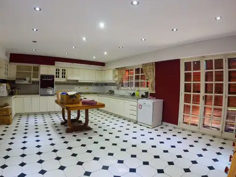 Casa en Venta en Castelar, USD 530.000