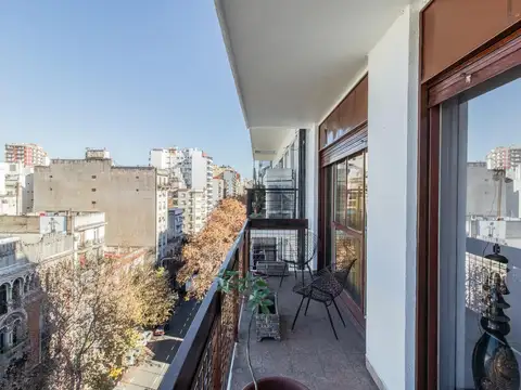 Venta 3 amb Balvanera piso alto al frente