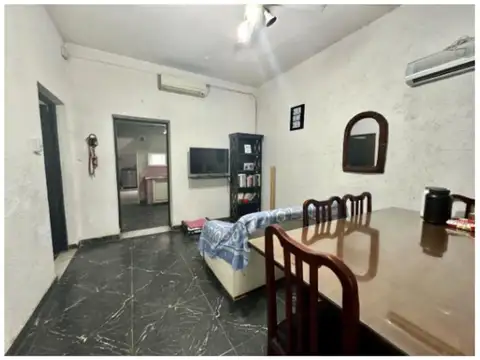 Casa 6 ambientes con 1 baño