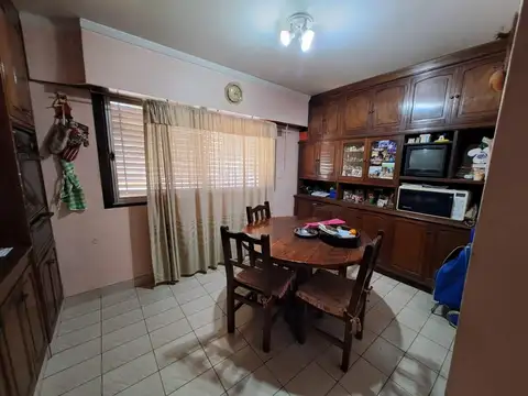 VENTA CASA PRINCIPAL CON CASA SECUNDARIA AL FONDO GRAND BOURG JARDIN COCHERA PARRILLA CUBIERTA