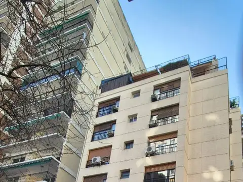 VENTA DEPARTAMENTO SEMIPISO CON BALCON TERRAZA, COCHERA EN BELGRANO