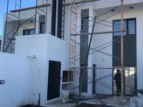 Casa 3 ambientes con 2 baños