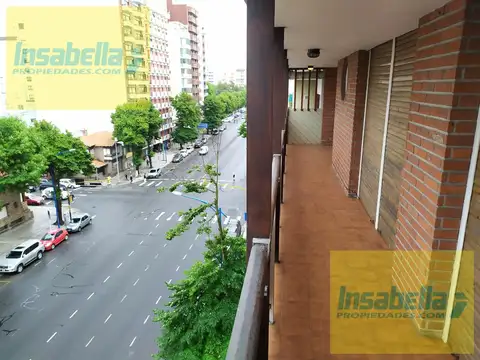 Departamento 4 ambientes con 3 baños