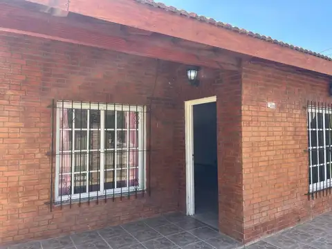 VENTA CASA 3 AMB, EN JOSE C PAZ