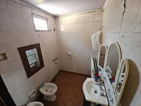 CASA EN VENTA 3 DORMITORIOS PATIO BARRIO ALVEAR