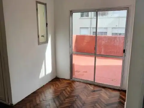Combate De Los Pozos 300, Piso 0
