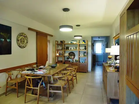 Hipólito Yrigoyen al 2300