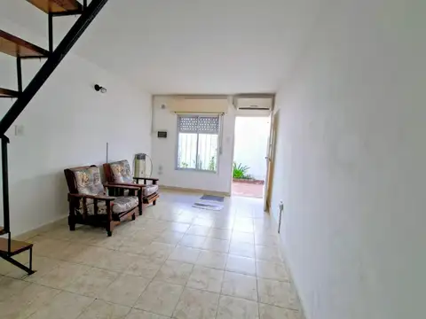 Depto Tipo Casa en Alquiler de 3 ambientes