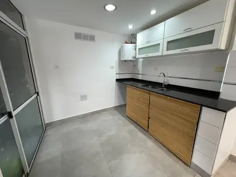 Depto Tipo Casa en Venta en El Palomar, USD 65.000