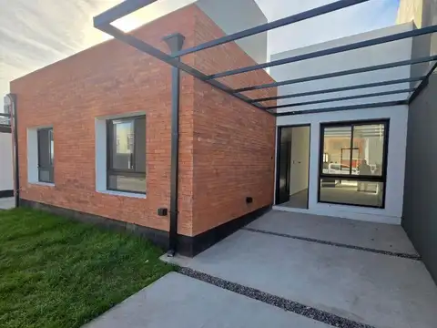 VENTA DUPLEX 2 DORMITORIOS COCHERA RINCONES DE MANANTIALES