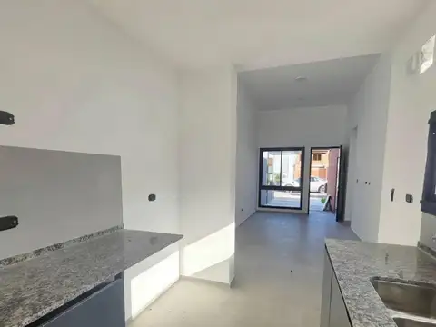 Casa 3 ambientes con 1 baño