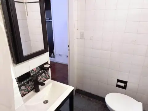 PARAGUAY Y AV. CORONEL DIAZ - CONTRAFRENTE 25 M2 BAÑO COMPLETO