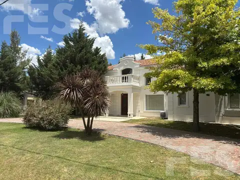 Casa en Alquiler en Fincas de San Vicente, USD 2.200