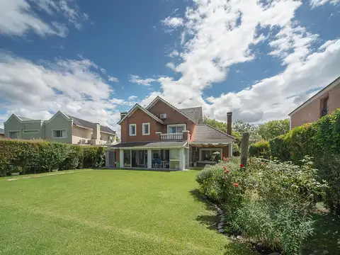 Casa en Venta al Noroeste