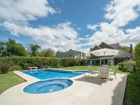 Casa en Venta con 1 cochera