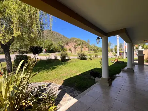 Avenida José María Gómez 1000