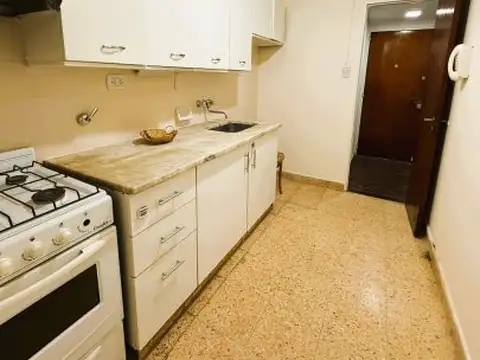 Av. Pellegrini 746