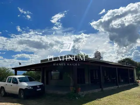 Casa en venta c/ cochera en Coronel Moldes