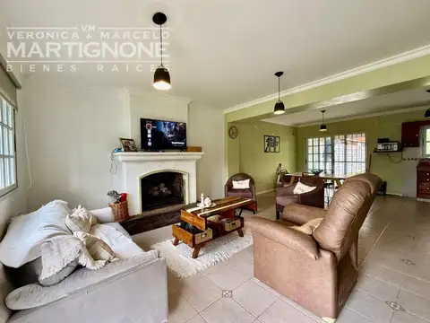 Casa 3 ambientes con 2 baños
