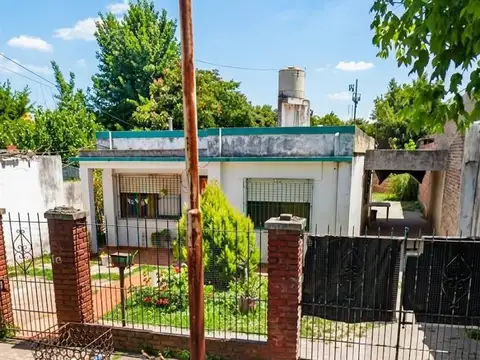 Casa en venta de 2 dormitorios c/ cochera en José C. Paz