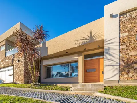 Casa en Alquiler Temporal en Norte Playa, USD 6.300