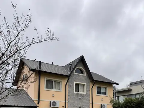 ALQUILER CASA 4 DORM C/COCHERA Y PISCINA LA DESEADA EZEIZA